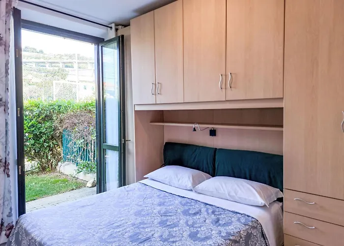 Le Margherite - Slr264 By Interhome Costarainera